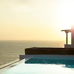 Epic Blue Mykonos Hotell 5*